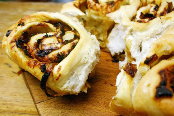 caramelised onion and cheddar 'tear n share' loaf