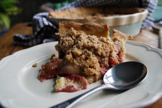 plum streusel tart