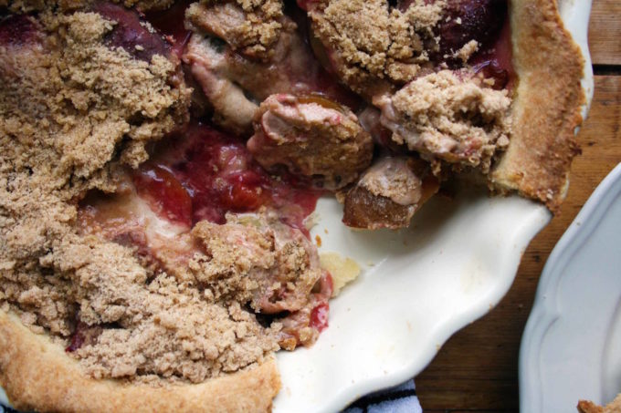 plum streusel tart