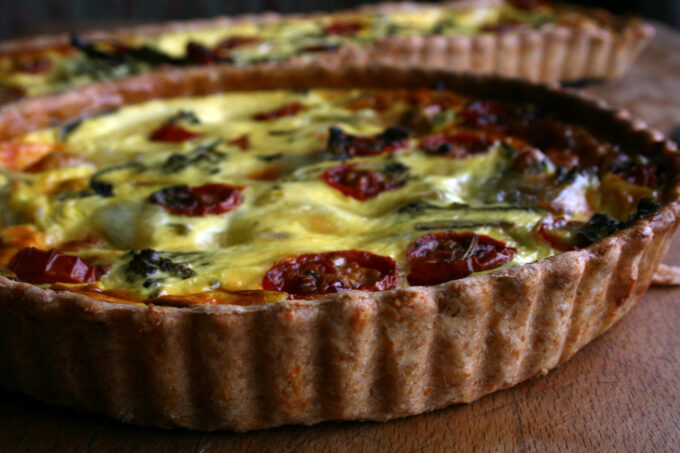 tomato, broccoli & mozzarella quiche