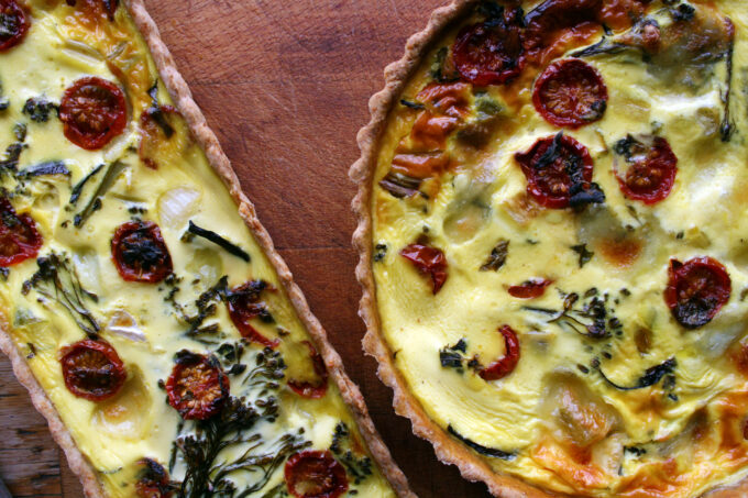 tomato, broccoli & mozzarella quiche