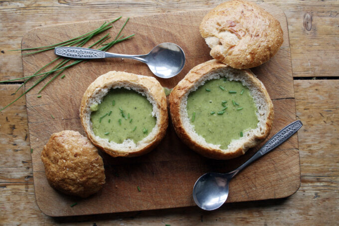 pea soup in bread bowl