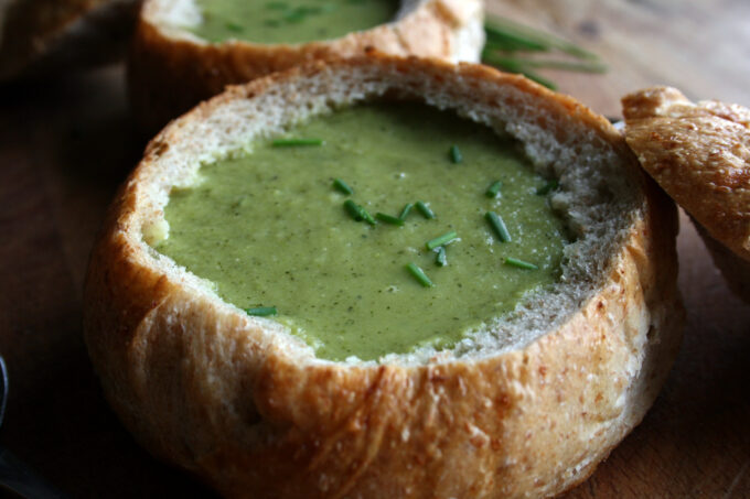 pea soup in bread bowl