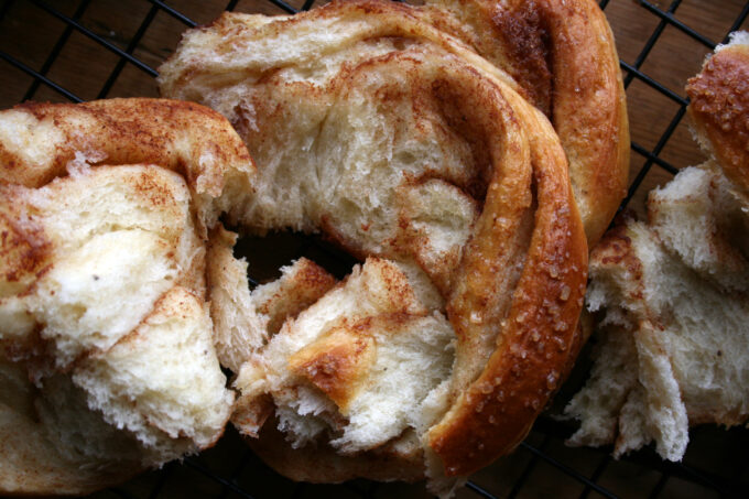 cinnamon knots