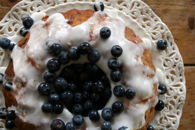 apple and mixed berry bundt cake