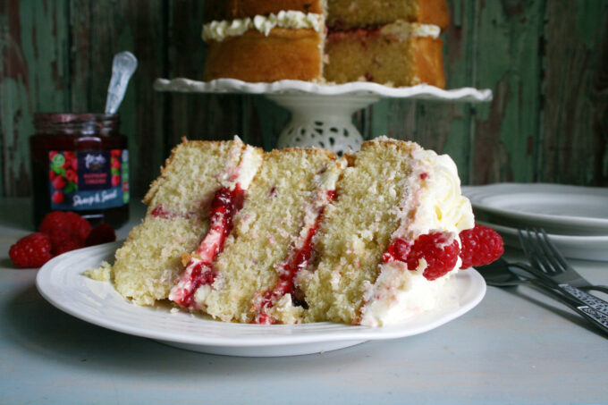 raspberry and white chocolate cake