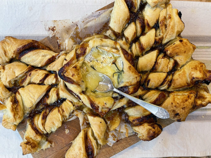 camembert pastry wreath