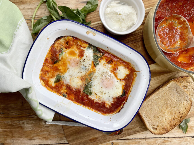 Baked Eggs in Tomato Sauce