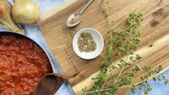 oregano and tomato sauce