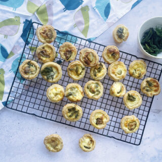 mini quiches with nettle and caramelised onion