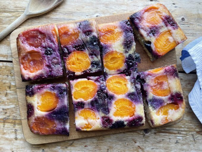 Upside down Apricot Cake