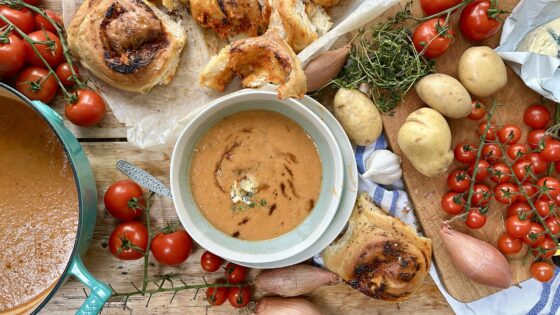 Tomato Soup with Pesto Swirl Buns