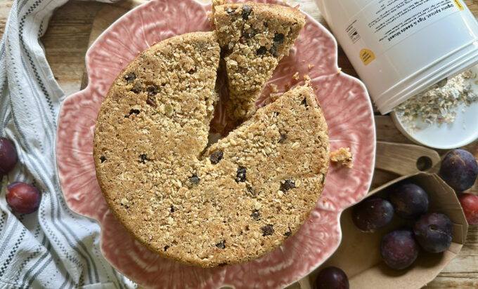 plum crumble cake