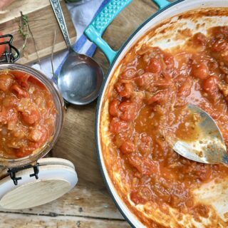 Slow-cooked tomato sauce