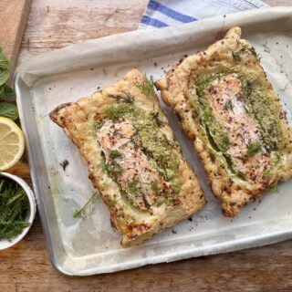 Upside down Salmon and pea purée tart