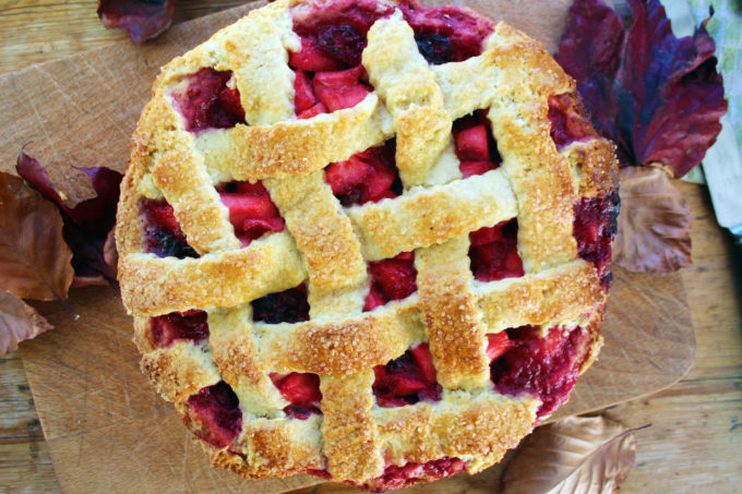 apple and blackberry pie