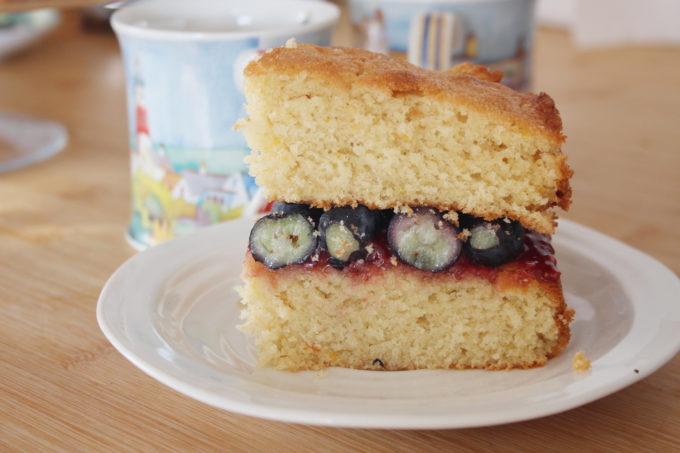 blueberry victoria sponge